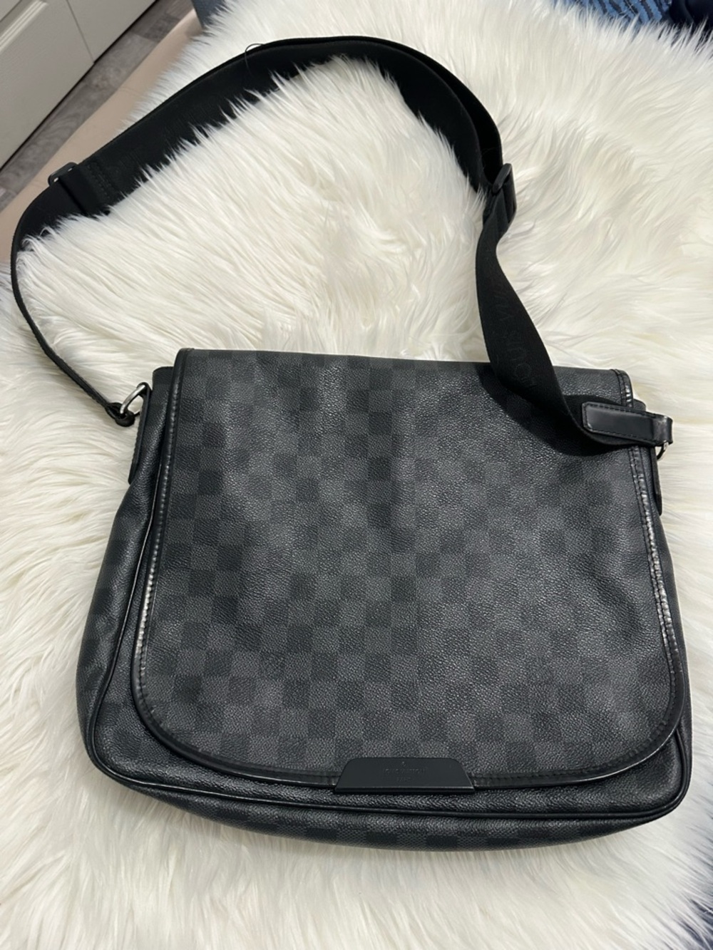 Louis Vuitton Men's Black Damier Graphite Messenger Bag with Adjustable Strap